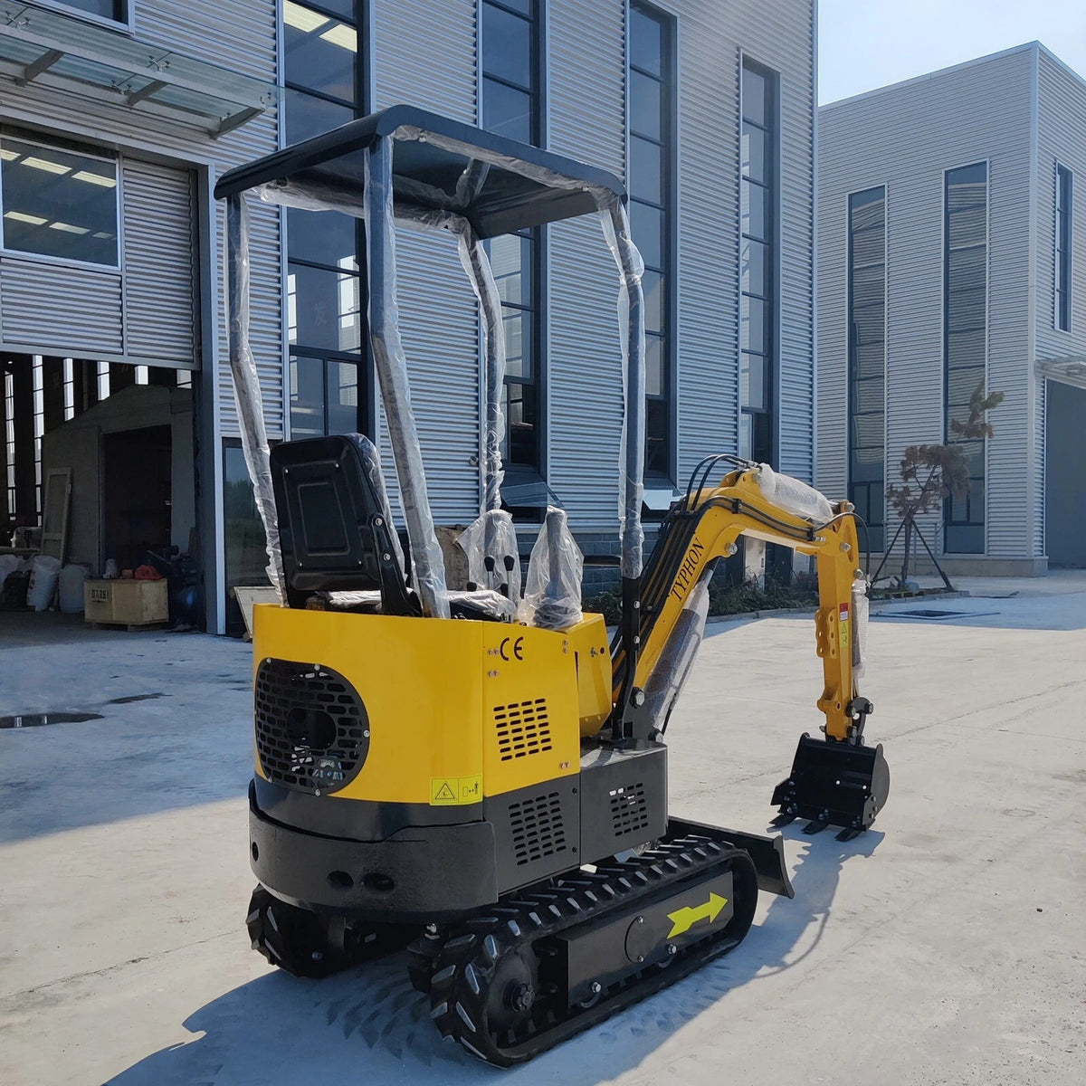 In USA Mini Excavator 1 Ton Digger 13.5hp Gas Tracked Crawler B&S EPA Engine