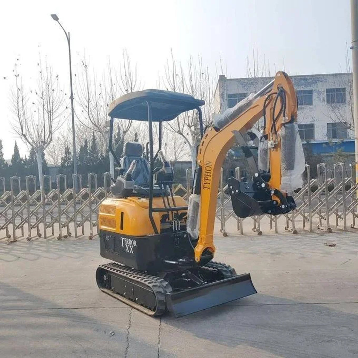 2025 4,000 lb TYPHON TERROR XX Mini Excavator Rubber Track with Kubota D902