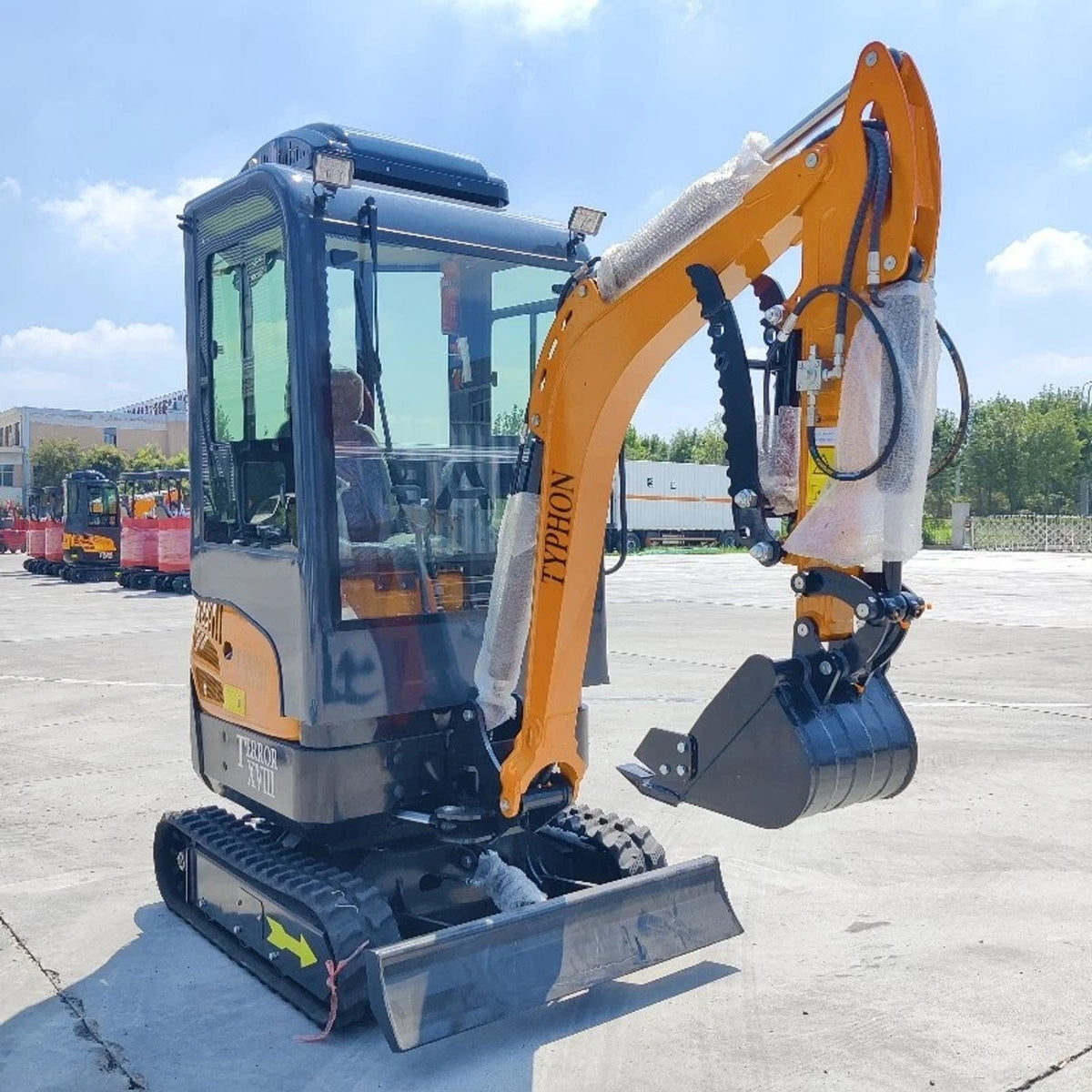 2 Ton New TERROR XVIII Mini Excavator, Kubota D902 Diesel Engine, FREE SHIPPING