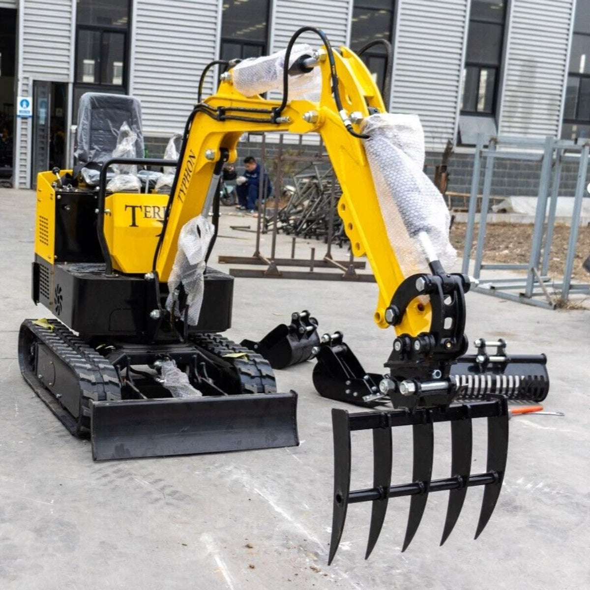 In USA Mini Excavator 1 Ton Digger 13.5hp Gas Tracked Crawler B&S EPA Engine